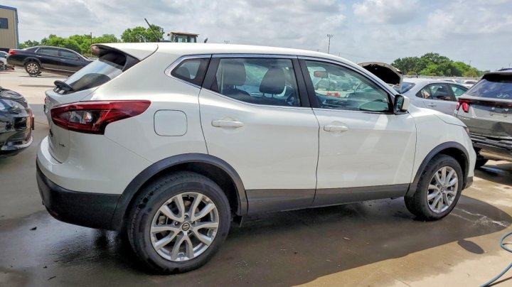 Nissan ROGUE  2022