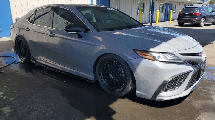 Toyota Camry  2021