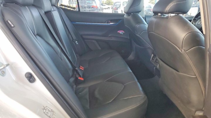 Toyota Camry  2021