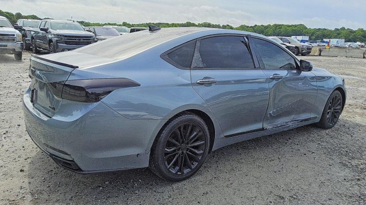 Hyundai Genesis  2016