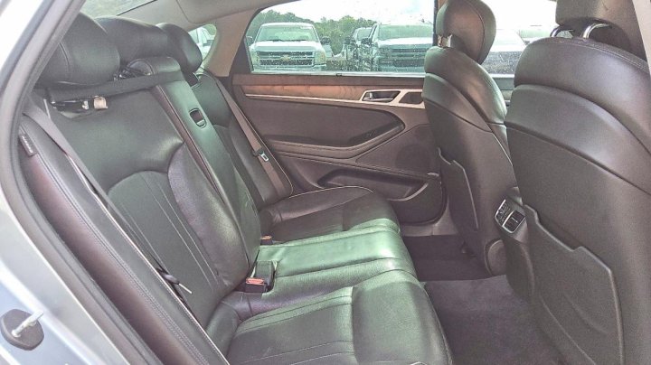 Hyundai Genesis  2016