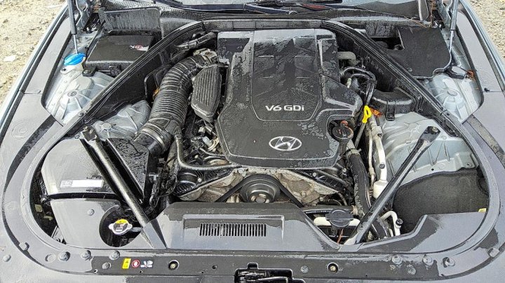 Hyundai Genesis  2016