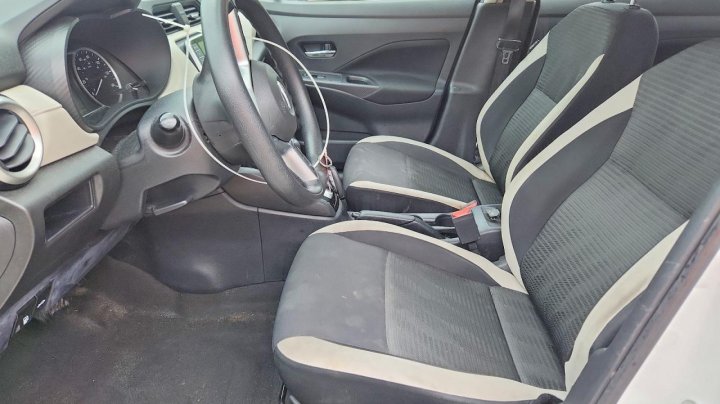Nissan Versa  2022