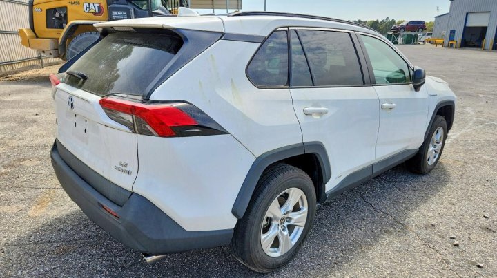 Toyota RAV4  2021
