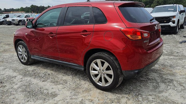 Mitsubishi Outlander  2015