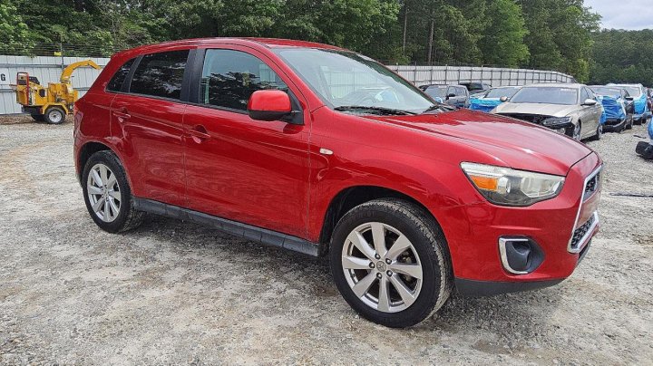 Mitsubishi Outlander  2015