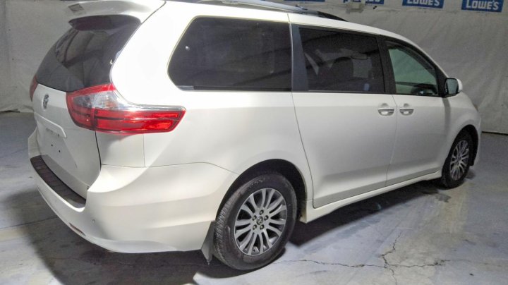 Toyota SIENNA  2020