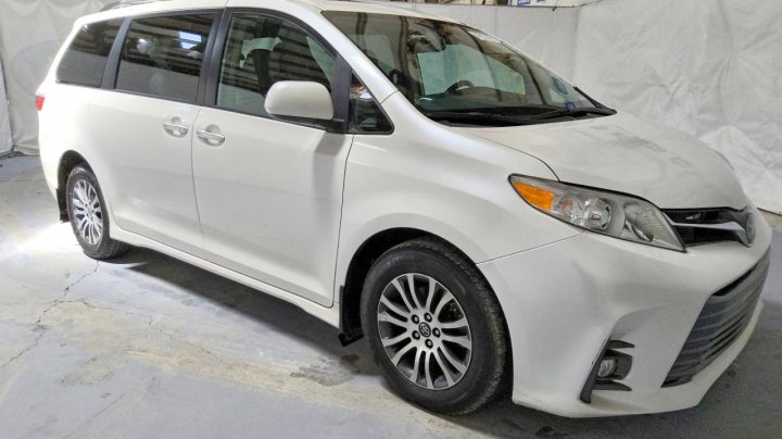 Toyota SIENNA  2020