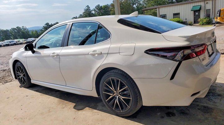 Toyota Camry  2021