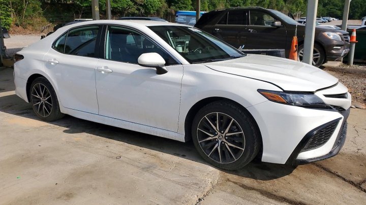 Toyota Camry  2021
