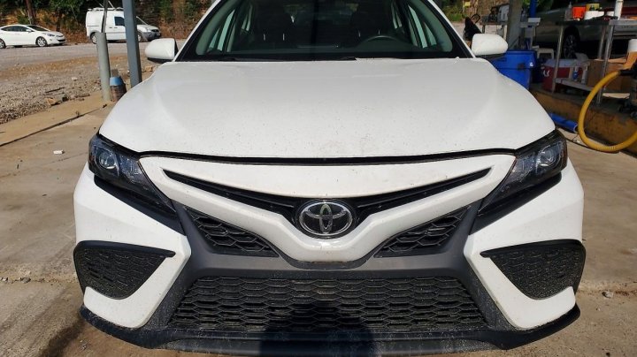 Toyota Camry  2021