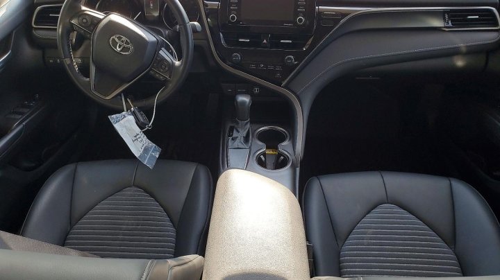 Toyota Camry  2021