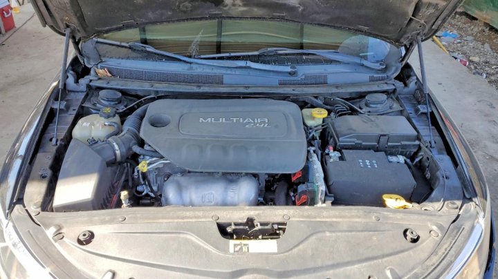 CHRYSLER 200  2016