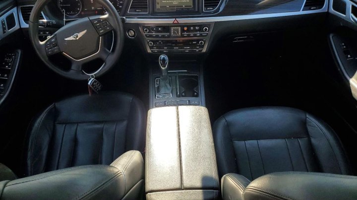 Genesis G80  2017