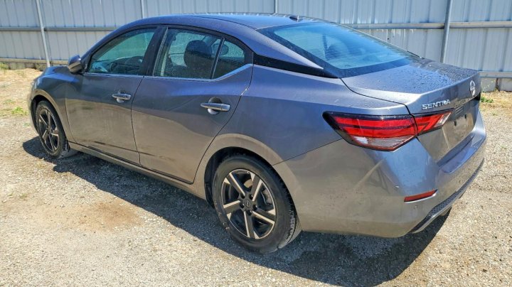 Nissan Sentra  2025