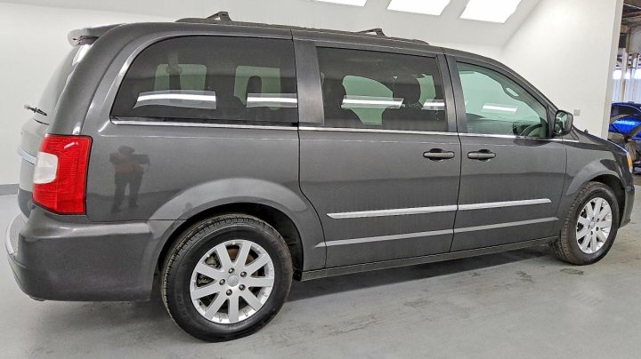 CHRYSLER TOWN  2016
