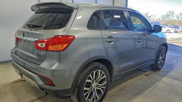 Mitsubishi Outlander  2018