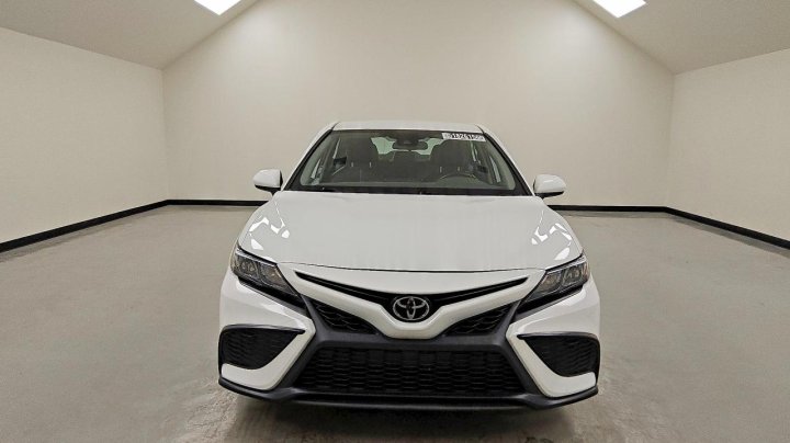 Toyota Camry  2024