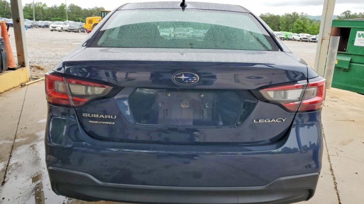 Subaru Legacy  2023