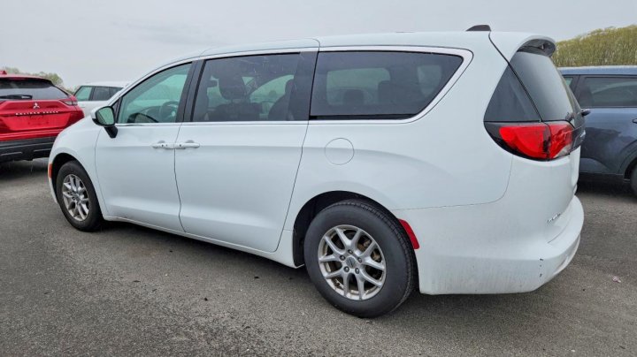 CHRYSLER VOYAGER  2023