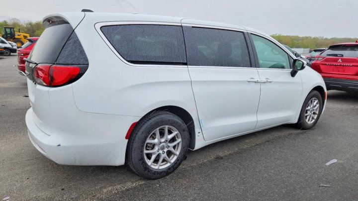 CHRYSLER VOYAGER  2023