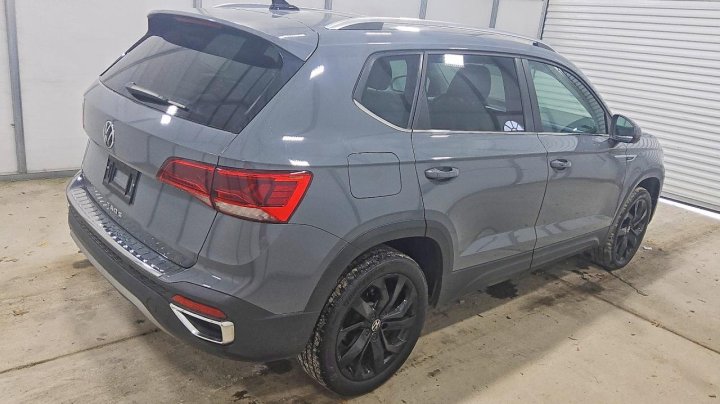 Volkswagen TAOS  2024