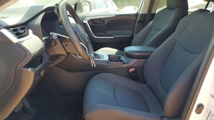 Toyota RAV4  2021