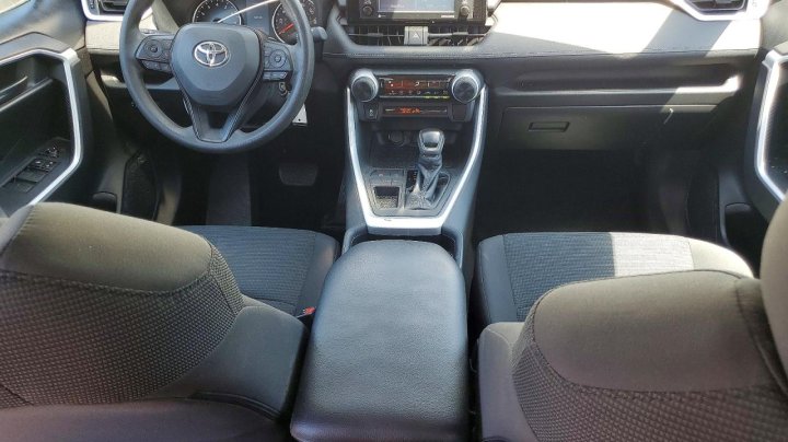 Toyota RAV4  2021