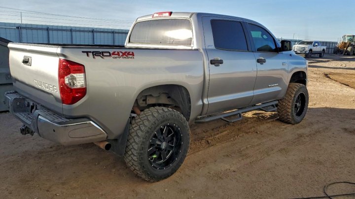 Toyota TUNDRA  2018