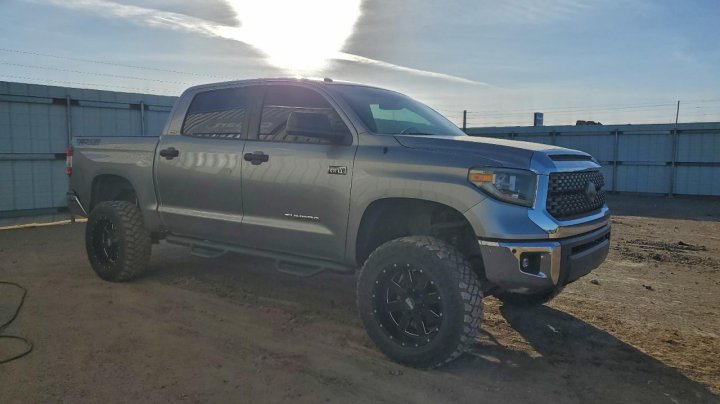 Toyota TUNDRA  2018
