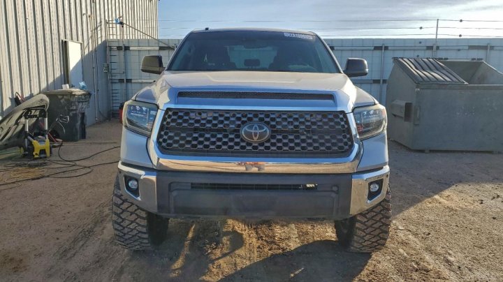 Toyota TUNDRA  2018