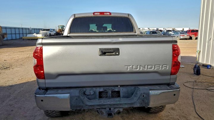 Toyota TUNDRA  2018