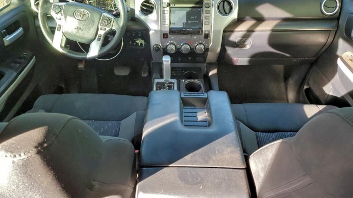 Toyota TUNDRA  2018