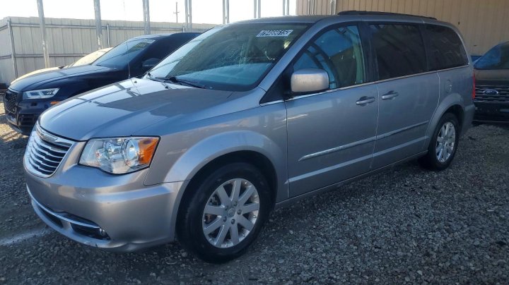 CHRYSLER TOWN  2016