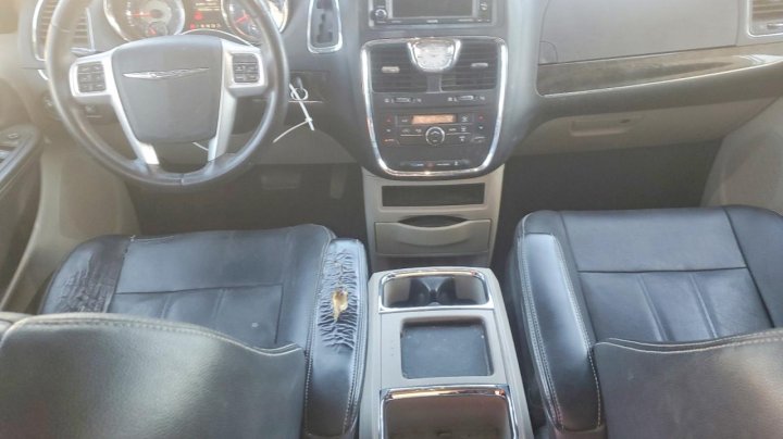 CHRYSLER TOWN  2016