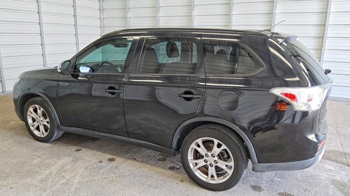 Mitsubishi Outlander  2015