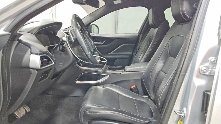Jaguar F-Pace  2018