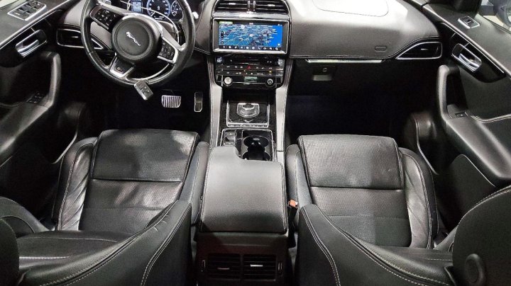 Jaguar F-Pace  2018