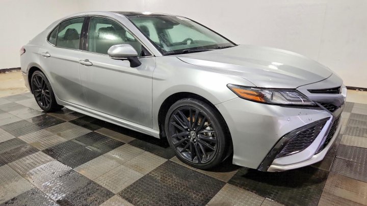 Toyota Camry  2023