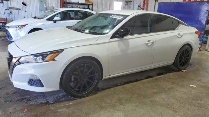 NISS ALTIMA  2019