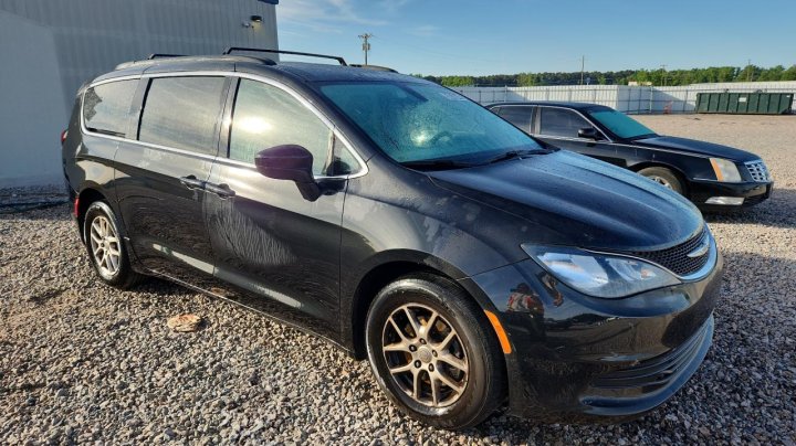 CHRYSLER VOYAGER  2020