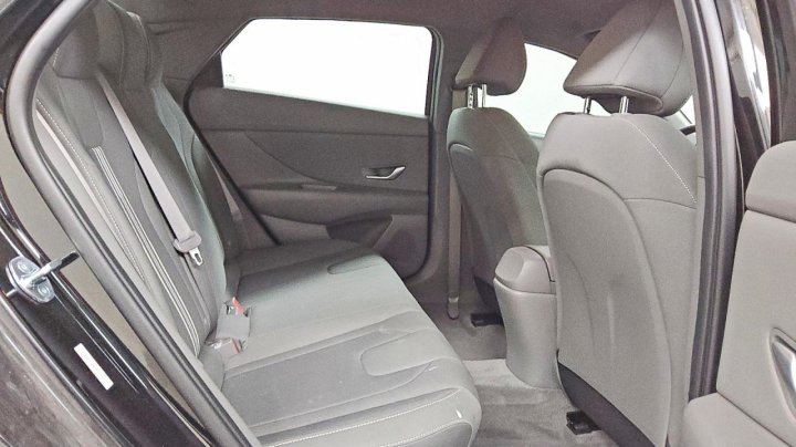 Hyundai Elantra  2023