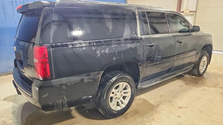 Chevrolet Suburban  2015