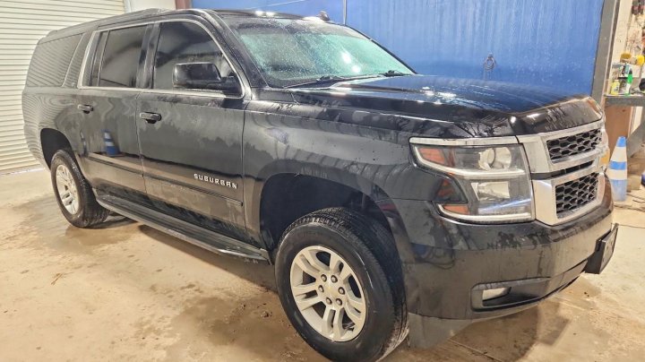 Chevrolet Suburban  2015