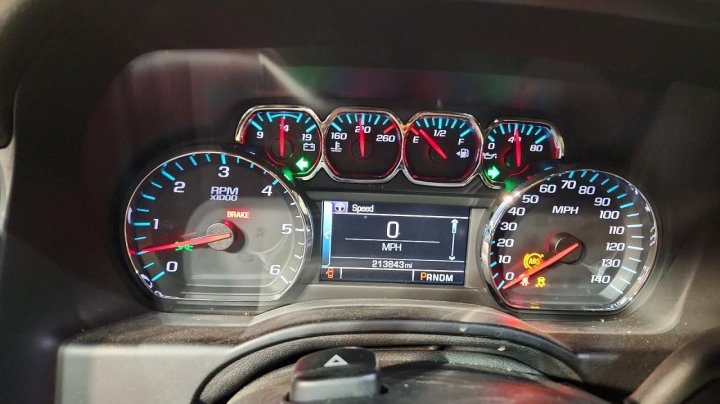 Chevrolet Suburban  2015
