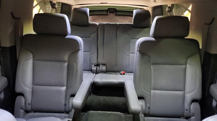 Chevrolet Suburban  2015
