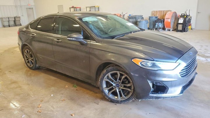 Ford FUSION  2020