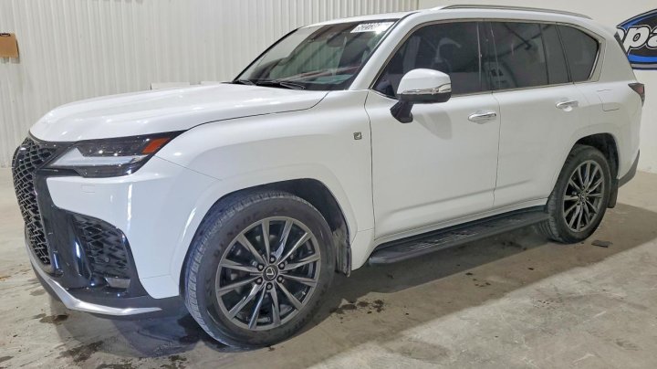 Lexus LX  2023