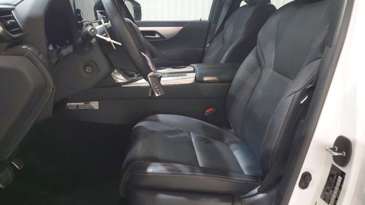 Lexus LX  2023