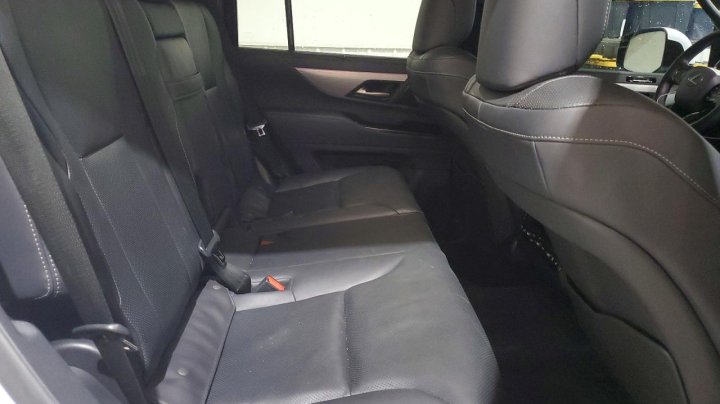 Lexus LX  2023